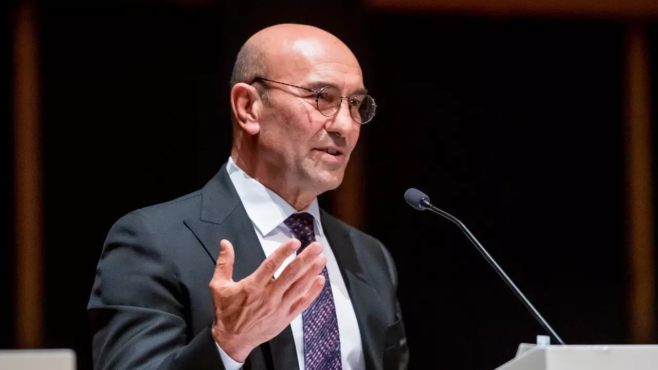 İzmir Büyükşehir Belediye Başkanı Tunç Soyer, MHP Genel Başkanı Devlet