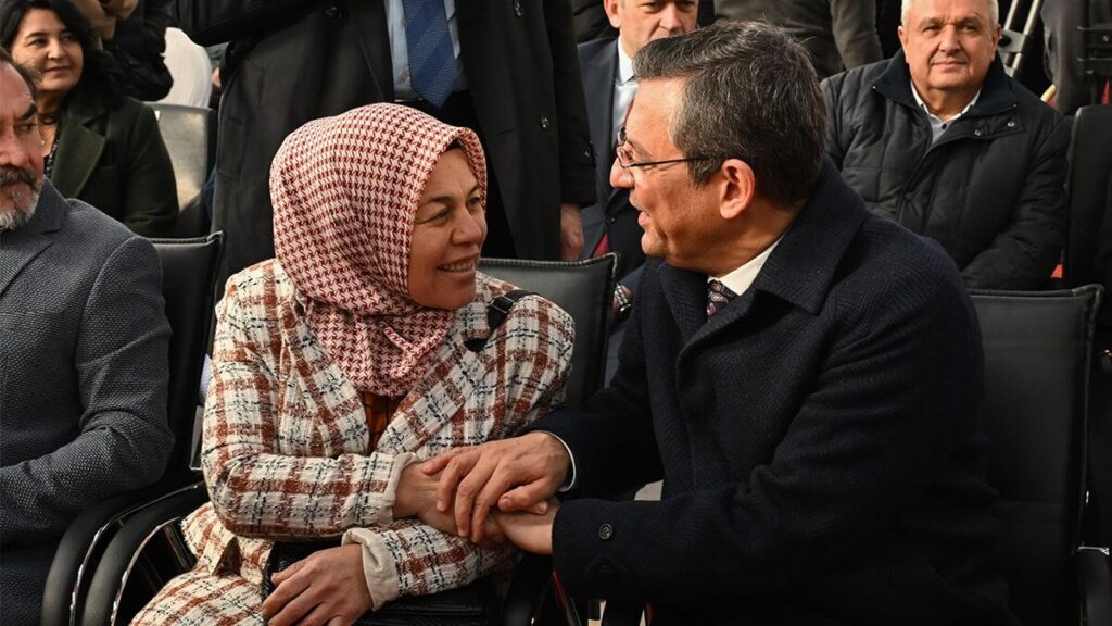 özgür özel