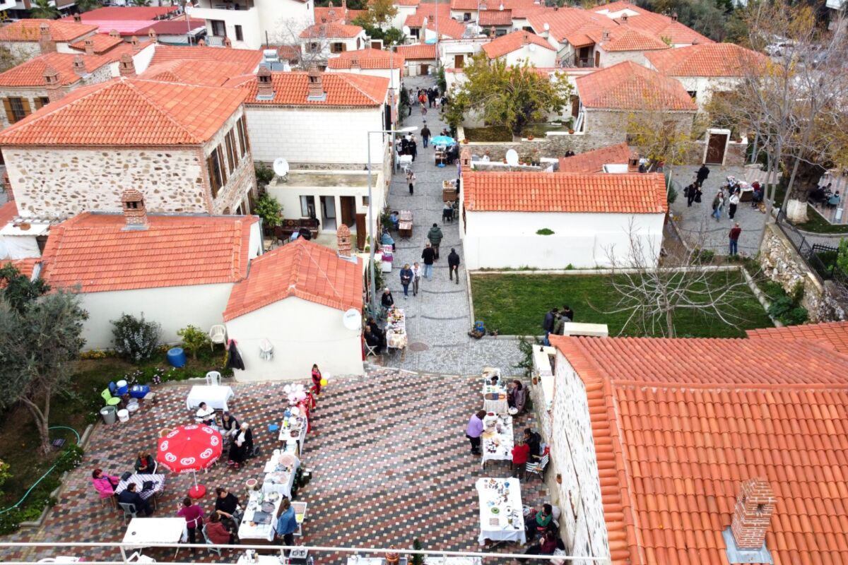 Narlıdere’nin yaşayan müzesi Tarihi Yukarıköy, bu hafta sonu da İzmirlilerin
