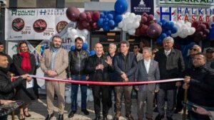 İzmir Büyükşehir Belediye Başkanı Tunç Soyer’in kurduğu, enflasyona karşı yurttaşın