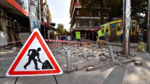 İzmir Büyükşehir Belediye Başkanı Tunç Soyer’in hizmet açısından geri kalmış