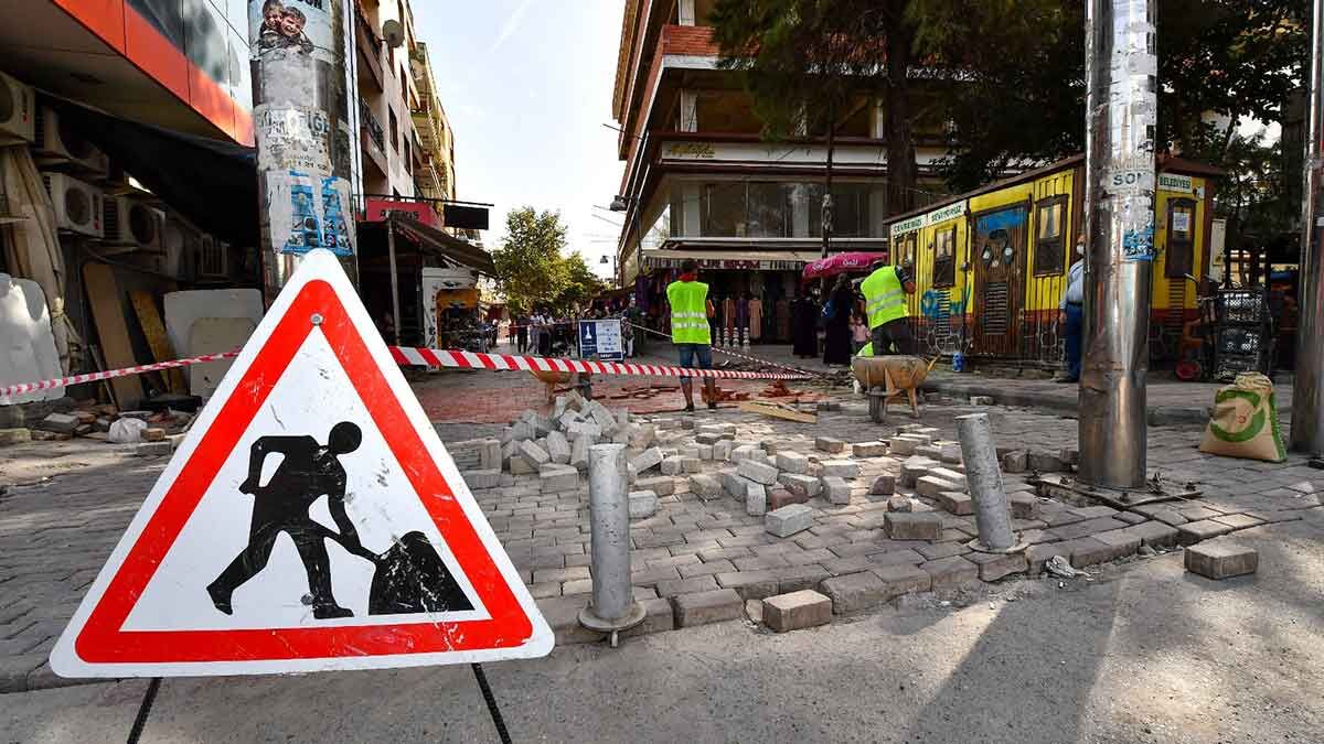 İzmir Büyükşehir Belediye Başkanı Tunç Soyer’in hizmet açısından geri kalmış
