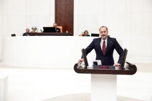 MHP Genel Sekreter Yardımcısı, İzmir Milletvekili Tamer Osmanoğlu, taksici Oğuz