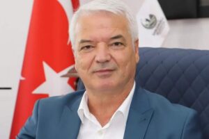 Saruhanlı’da yaşanan adaylık başvurusu karmaşası sürüyor. CHP adayı ve mevcut