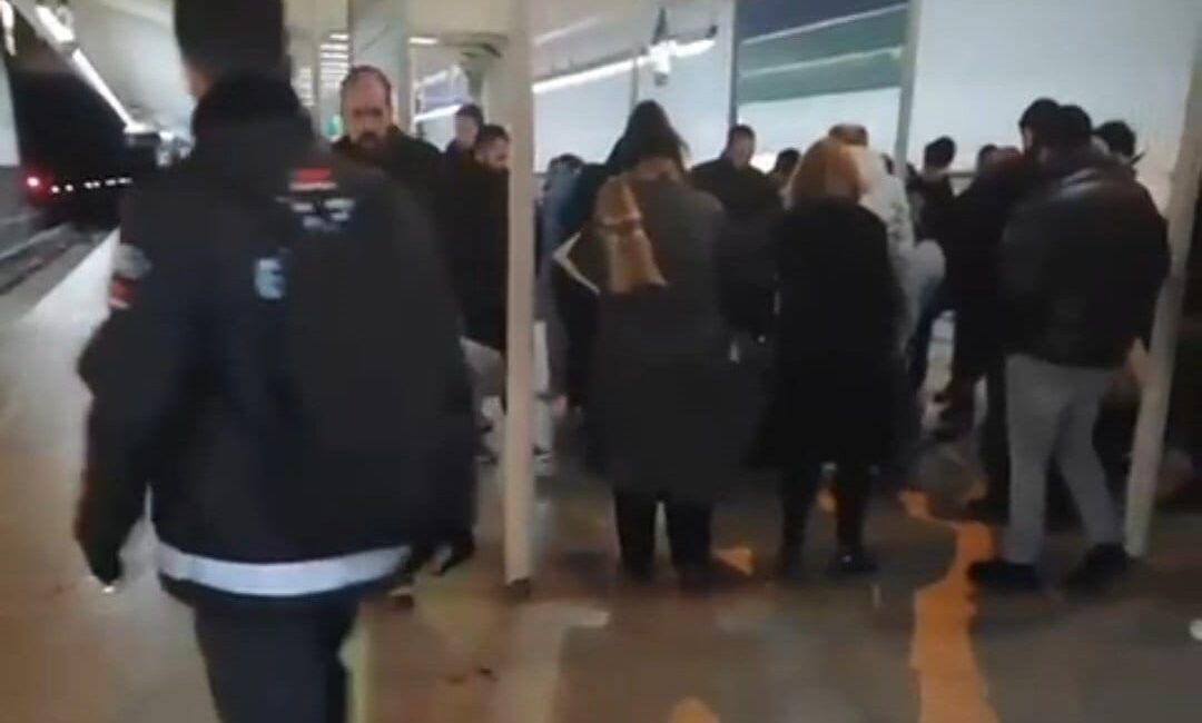 İzmir’in Bornova ilçesinde, iki grup arasında çıkan bıçaklı kavgada 1