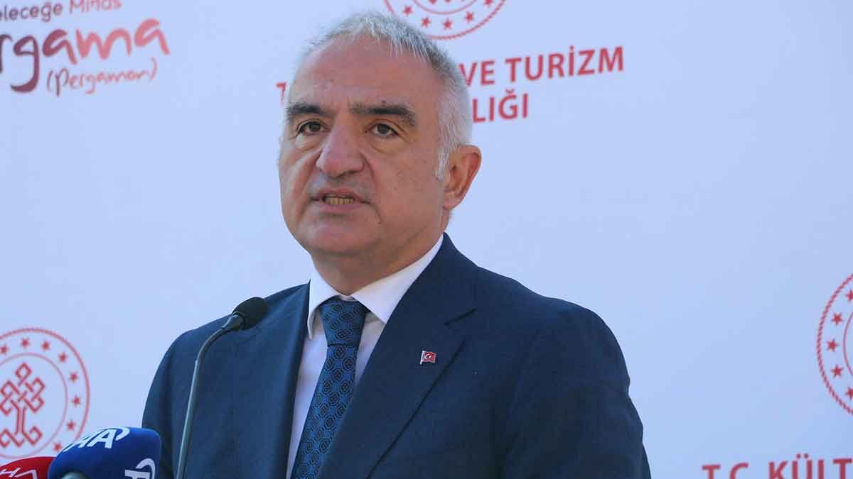Bakan Ersoy, Pergamon Antik Kenti Tanıtım Toplantısı’na katıldı. Ersoy, toplantıdaki