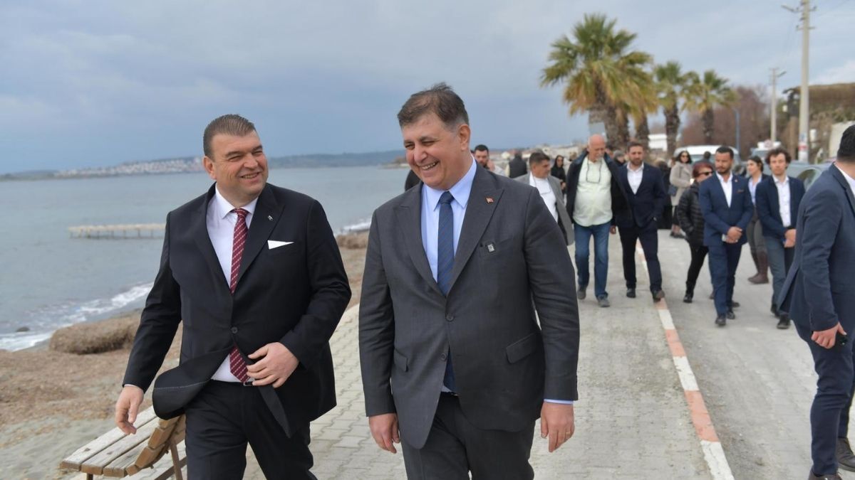 Cemil Tugay Seferihisar’da: ‘İZTAŞIT uygulaması geliştirilecek’ Cumhuriyet Halk Partisi (CHP) İzmir Büyükşehir Belediye Başkan Adayı Dr.