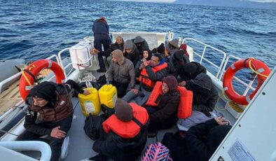 Datça açıklarındaki 25 kaçak göçmeni Sahil Güvenlik kurtardı