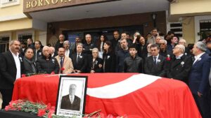 1977-1980 yılları ile 2004-2009 yılları arasında iki dönem Bornova Belediye