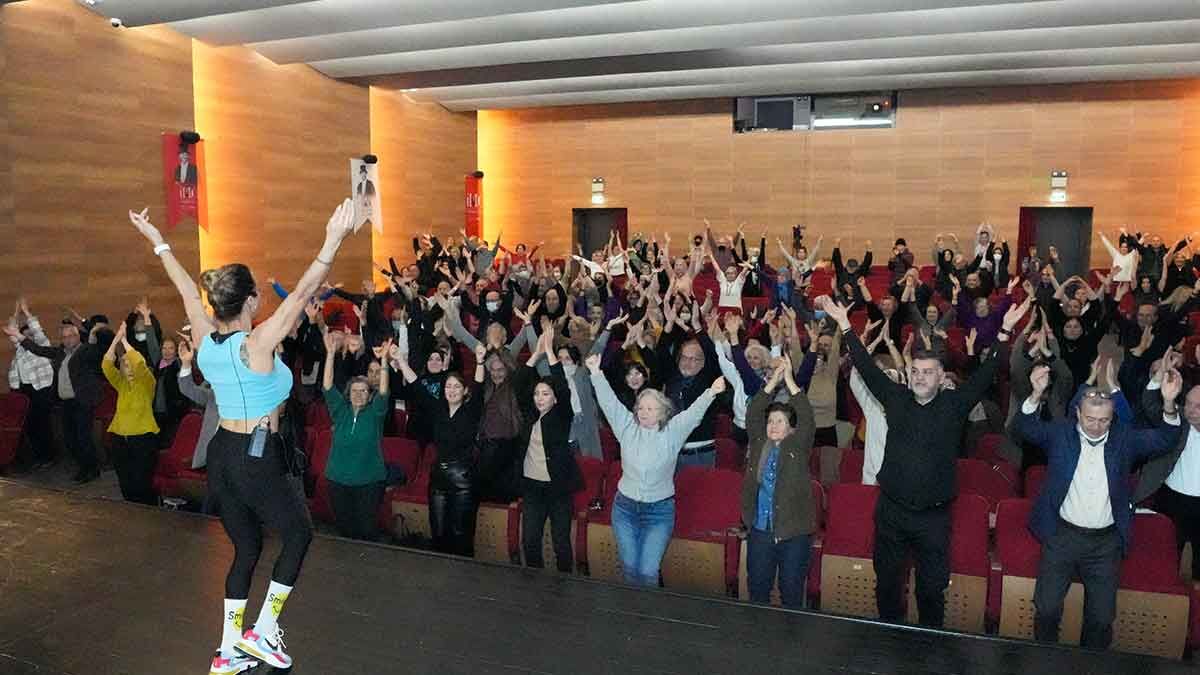Gaziemir Belediyesi ile Sağlıklı Yaşıyoruz platformunun iş birliğinde düzenlenen “Sağlıklı Yaş