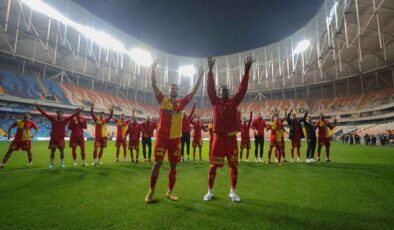 Göztepe dolu dizgin Süper Lig’e gidiyor