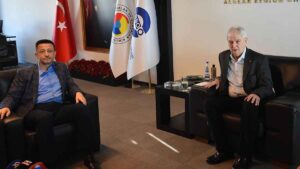AK Parti İzmir Büyükşehir Belediye Başkan adayı Hamza Dağ, seçim