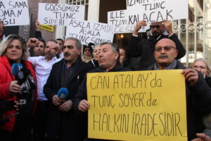 İzmir’de Dernek, STK ve muhtarlar mevcut başkan Tunç Soyer’e destek