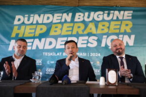 Menderes’te konuşan Cumhur İttifakı İzmir Büyükşehir Belediye Başkan Adayı Hamza