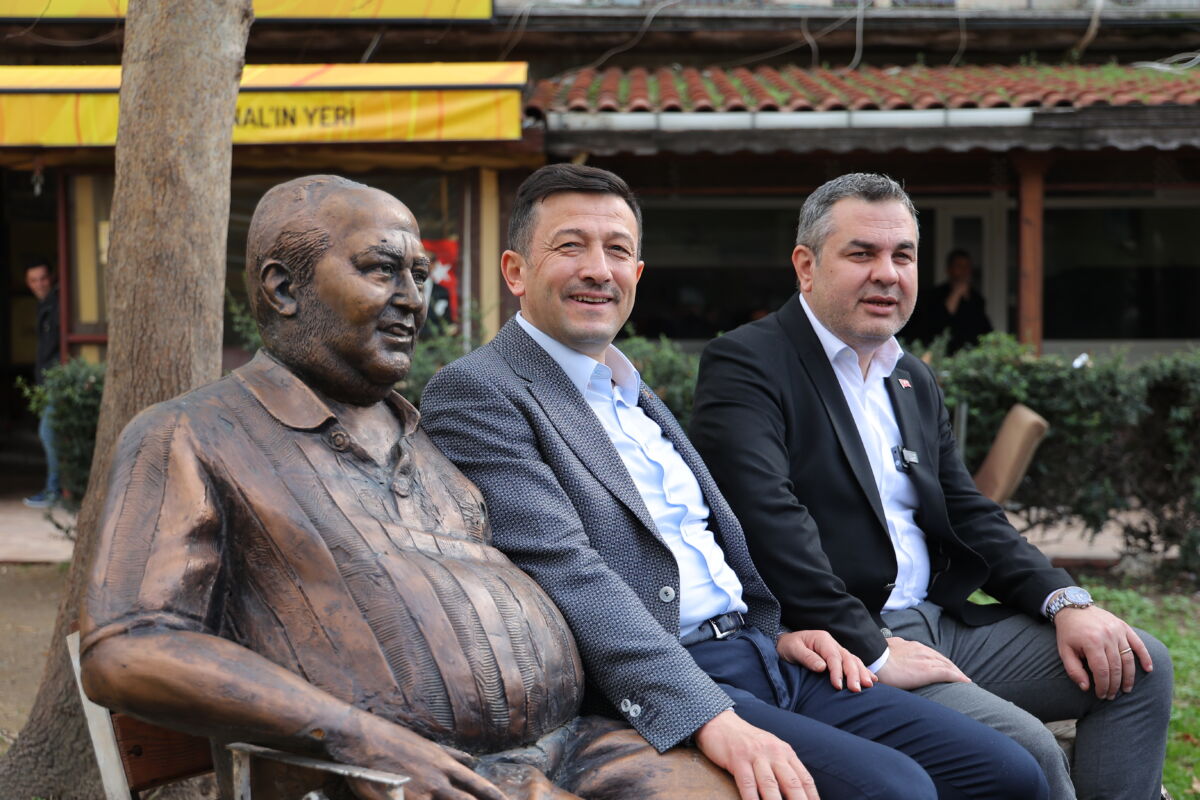 Cumhur İttifakı İzmir Büyükşehir Adayı Hamza Dağ Torbalı’da: ‘Bu şehre kim hizmet ettiyse ona oy verin’ Cumhur İttifakı İzmir Büyükşehir Belediye Başkan Adayı Hamza Dağ, Torbalı’da