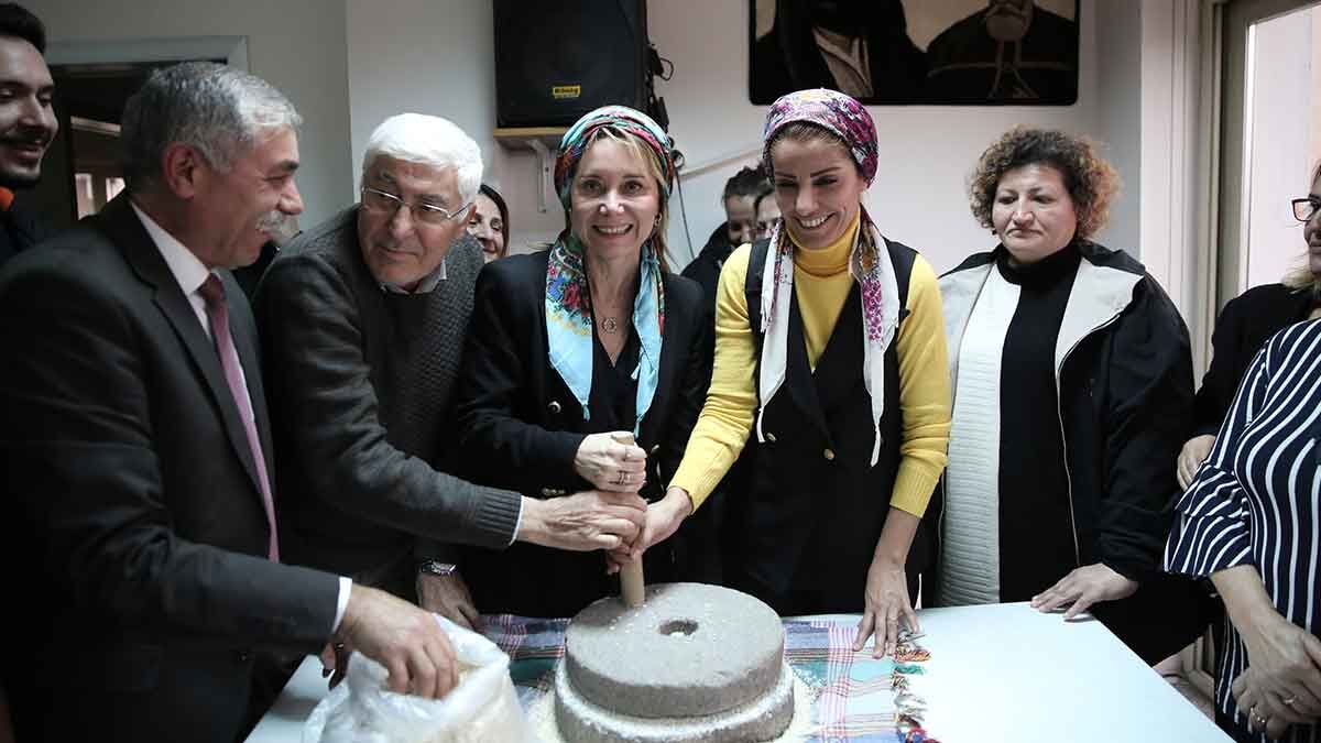 Cumhuriyet Halk Partisi (CHP) Konak Belediye Başkan Adayı Mimar Nilüfer