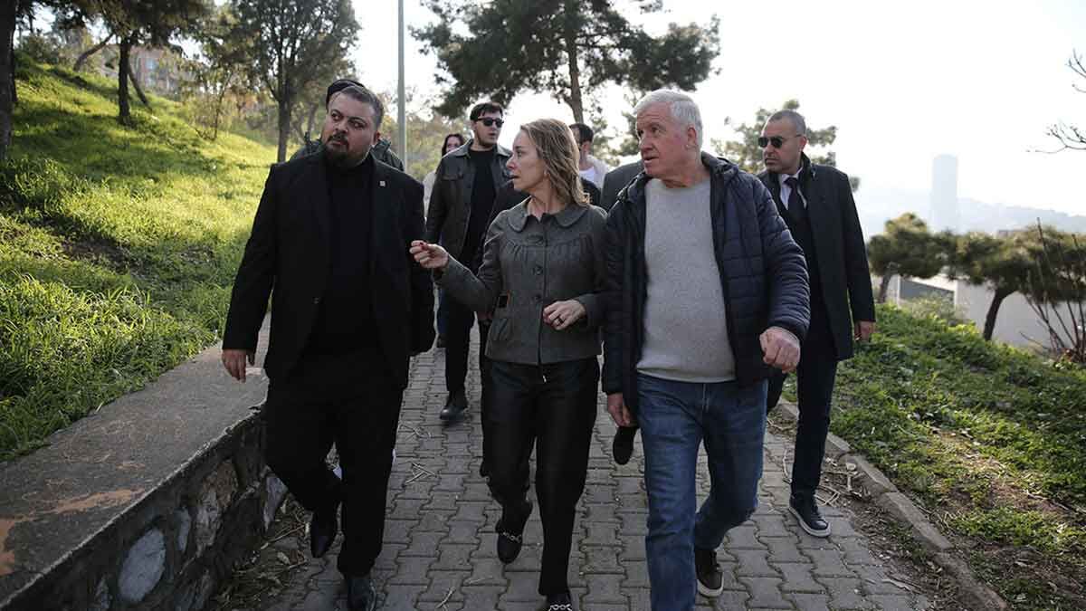 Cumhuriyet Halk Partisi’nin Konak Belediye Başkan Adayı Mimar Nilüfer Çınarlı