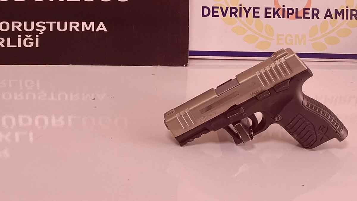 Olay, saat 09.30 sıralarında Bayraklı ilçesi 2115 Sokak’ta meydana geldi.