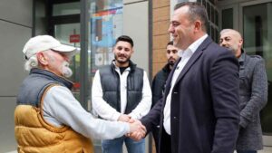 Aydın, esnaf ziyaretleri kapsamında Seferihisar’ın merkezi ve mahallelerindeki işletmeleri ziyaret
