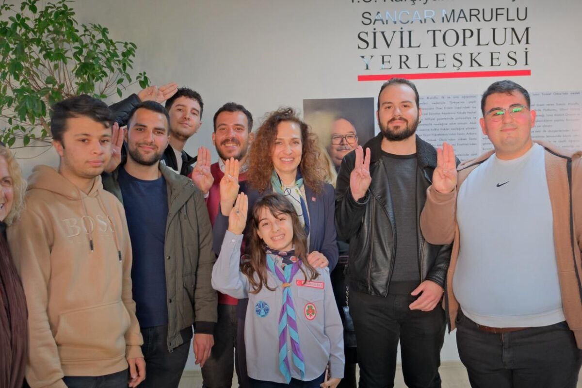 Cumhuriyet Halk Partisi Karşıyaka Belediye Başkan adayı Yıldız İşçimenler Ünsal,