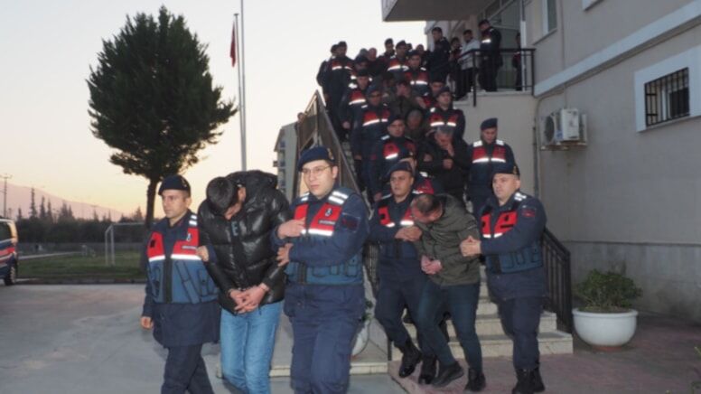 Aydın merkezli 4 ilde gerçekleştirilen ‘nitelikli dolandırıcılık’ operasyonunda gözaltına alınan