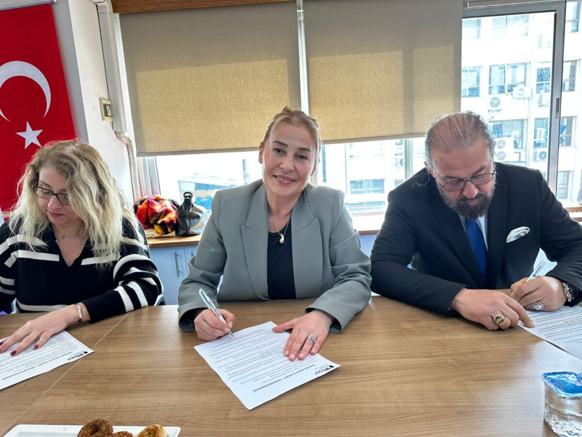 DEVA Partisi İzmir Büyükşehir Belediye Başkan Adayı Serap Karaosmanoğlu ve