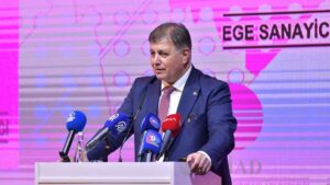 Programda konuşan ve projelerini anlatan Cemil Tugay, yeni nesil belediyeciliği
