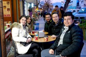 Seçim çalışmalarını hız kesmeden sürdüren AK Parti Karşıyaka Belediye Başkan