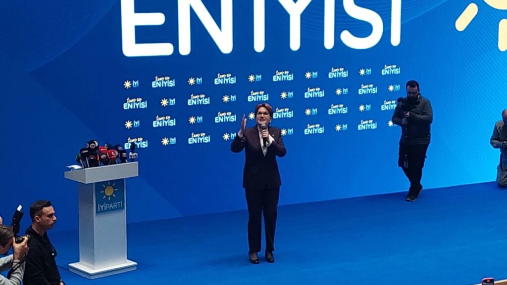 akşener