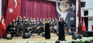 Bornova Belediyesi Sivil Toplum Kuruluşları Türk Halk Müziği Korosu düzenlenen