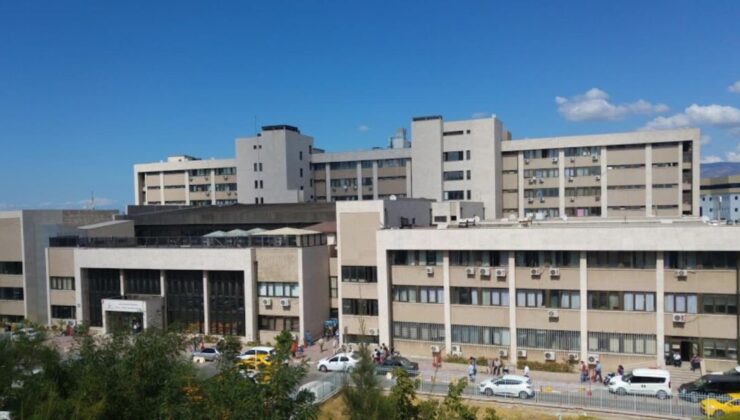 Bozyaka Hastanesi yenileniyor… AK Parti Karabağlar Adayı Tunç’tan yeni başhekime ziyaret