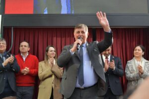 Bayraklı’da Seçim Koordinasyon Merkezi açılışında konuşan Cumhuriyet Halk Partisi (CHP)