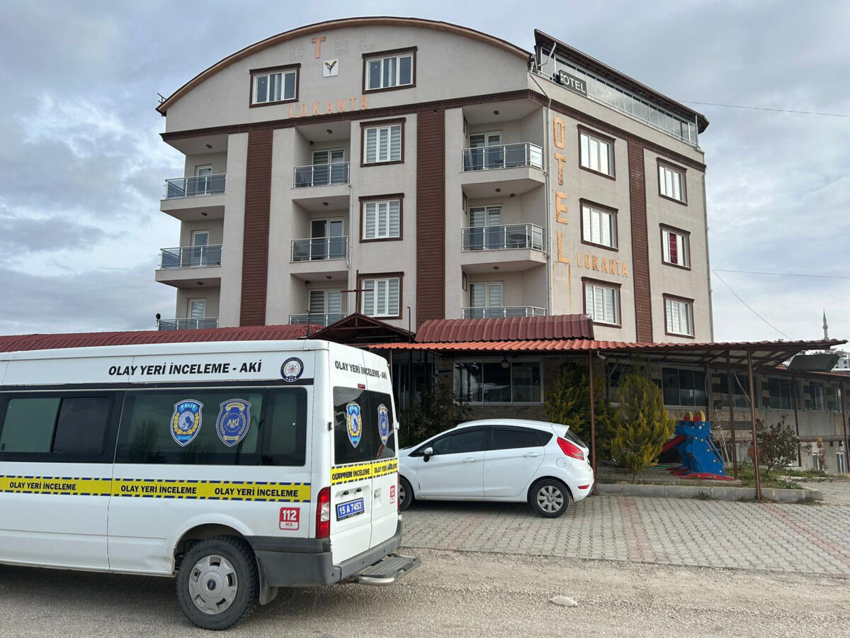 Burdur’un Çavdır ilçesinde, boşandığı eşi Özlem Şımarık’ı (28) av tüfeğiyle