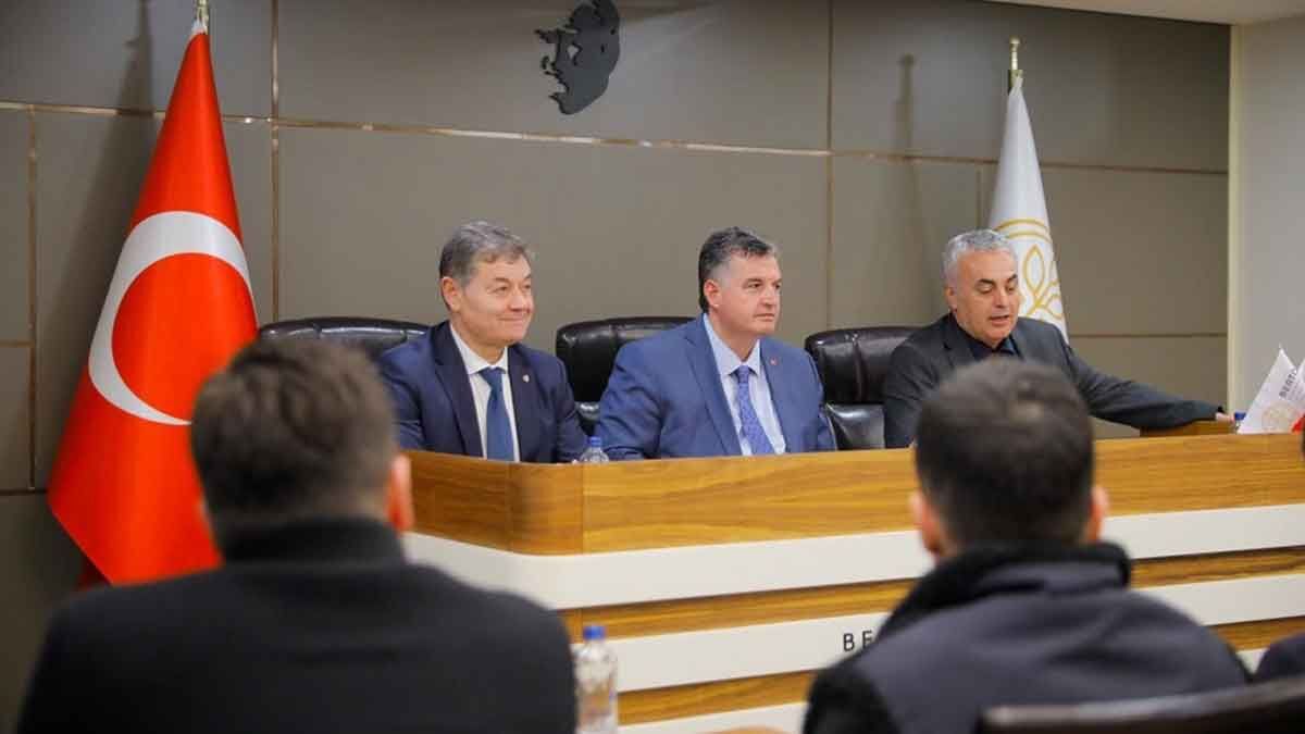 Bergama Ticaret Odası ziyaretinde, Bakırçay iş dünyası ile bir araya