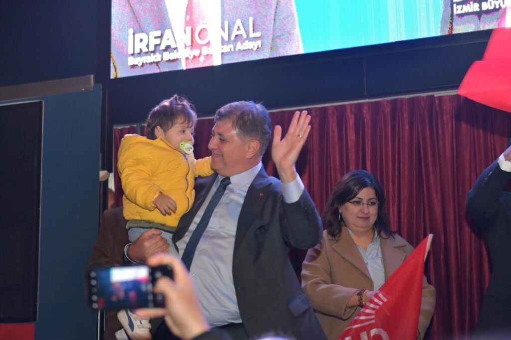 Cemil Tugay: 'İzmirliyi kandıramayacaksınız, boşuna çabalıyorsunuz'