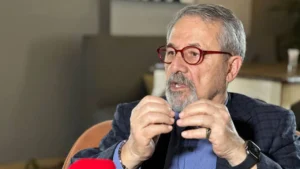 Cumartesiyi pazara bağlayan gece Ege Denizi’nde 4.2 büyüklüğünde bir deprem