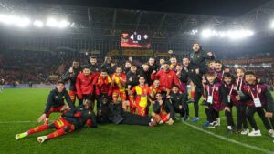 Birinci Lig’de ezeli rakibi Altay’ı Gürsel Aksel Stadı’nda 4-0 mağlup