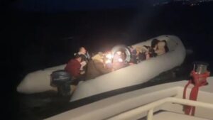 Muğla’nın Bodrum ilçesi açıklarında makine arızası nedeniyle sürüklenen yolcu feribotu
