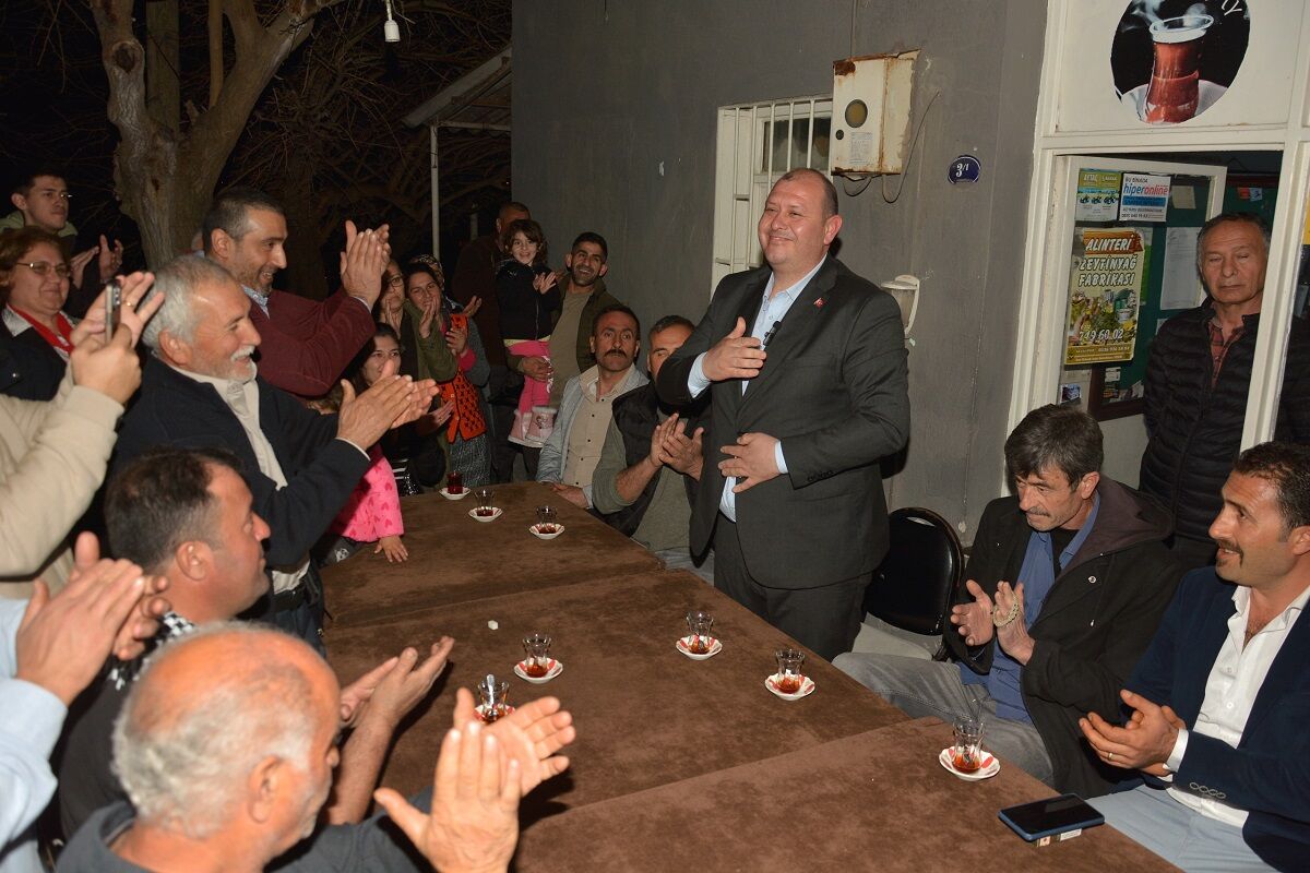 Menderes’i karış karış dolaşan CHP Menderes Belediye Başkan Adayı İlkay
