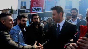 Cumhuriyet Halk Partisi (CHP) Bayraklı Belediye Başkan adayı İrfan Önal,