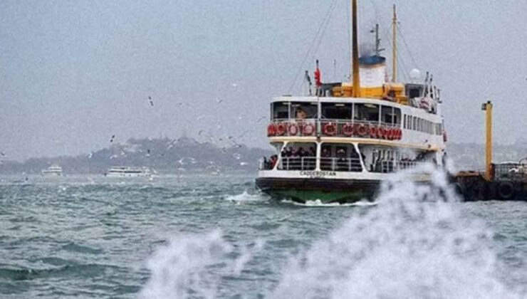 İstanbul’da vapur seferlerine fırtına engeli