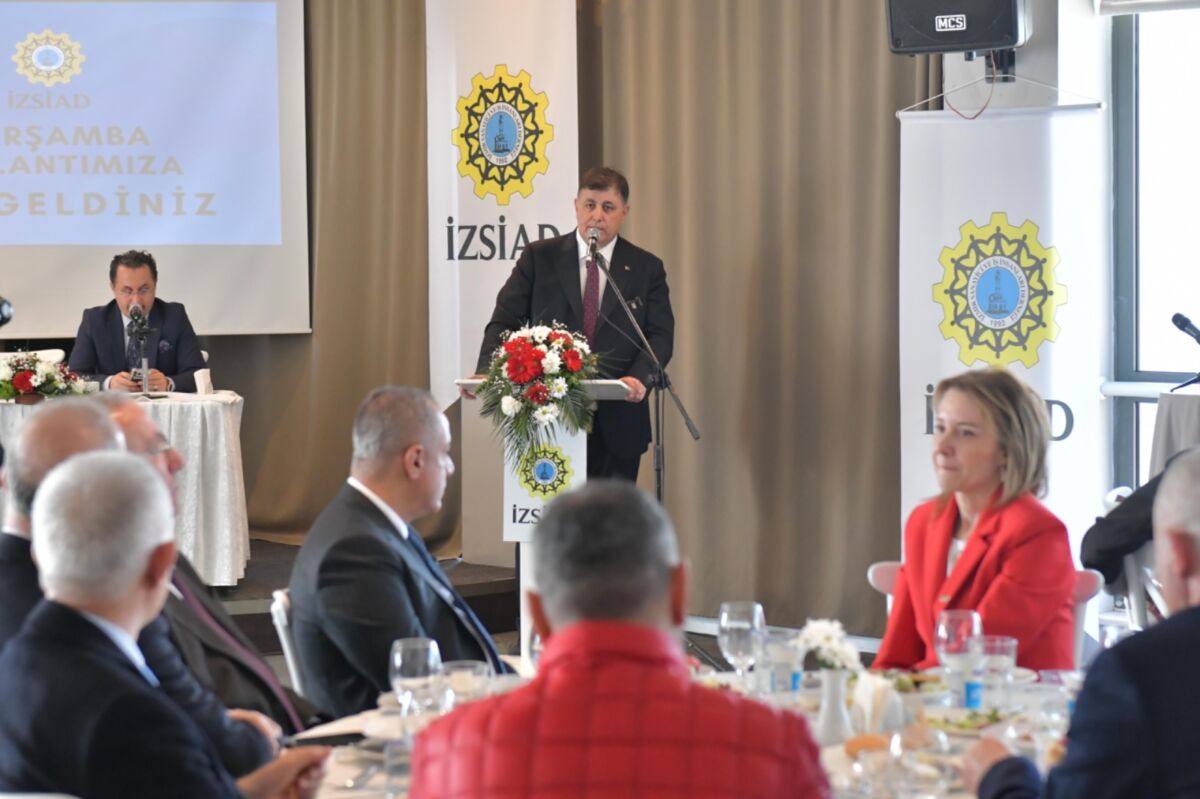 CHP İzmir Büyükşehir Belediye Başkan Adayı Dr. Cemil Tugay, İzmir