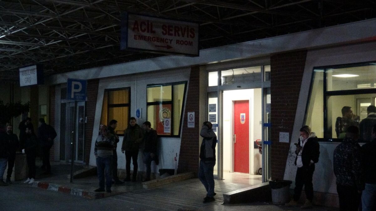 İzmir’in Karabağlar ilçesinde, ‘KADES’ uygulamasından yardım isteyen 4 çocuk annesi