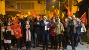 Dikili ilçe merkezi Yaşam Sokağı’nda bulunan Seçim Koordinasyon Merkezi’nde buluşup