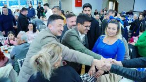 Erzurum, Siirt, Kars ve Iğdırlılar derneklerini ziyaret ederek, dernek üyelerini