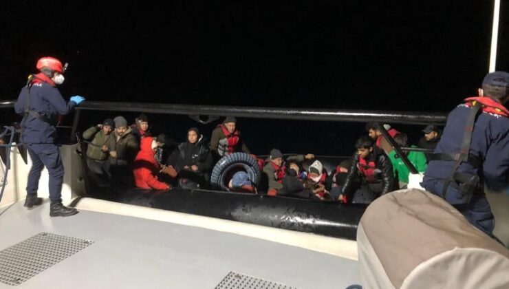 Muğla açıklarında lastik botta 31 düzensiz göçmen yakalandı