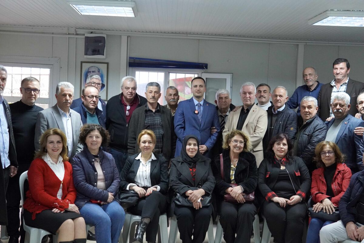 CHP’li Bornova Belediye Başkan Adayı Ömer Eşki, muhtarların devletin ilk