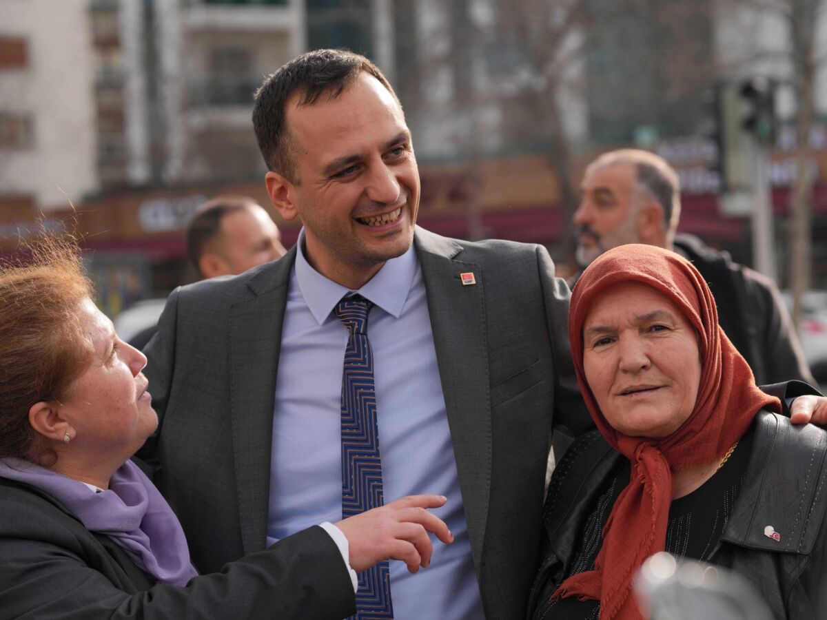 CHP Bornova Belediye Başkan Adayı Eşki:  ‘Göreve geldiğimiz gün çalışmaya başlayacağız’ CHP Bornova Belediye Başkan Adayı Ömer Eşki, Bornova’da çarşı ve