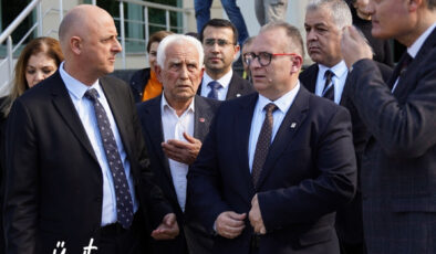 İYİ Parti İzmir Büyükşehir Adayı Ümit Özlale: ‘Sorunları kısa sürede çözeriz’
