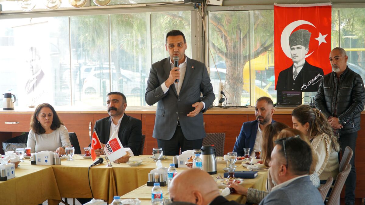 Çiğli Belediye Başkan Adayı Onur Emrah Yıldız, meclis üyesi adayları